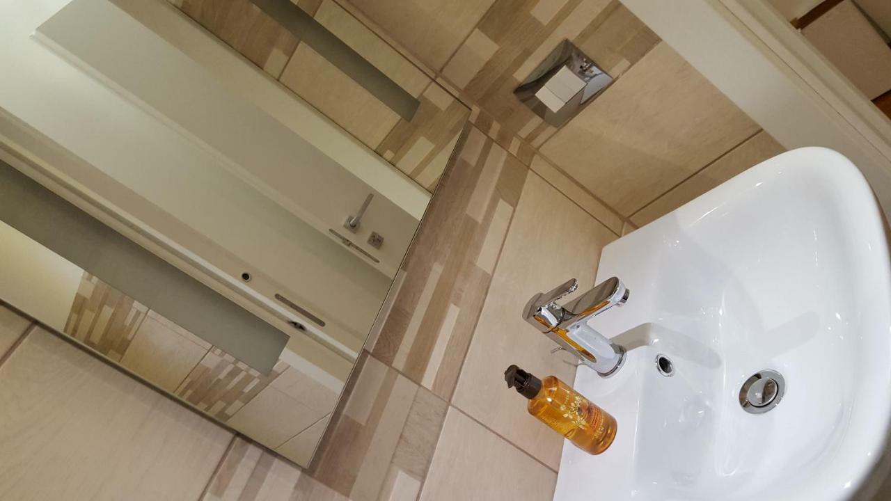 Le Dimore Di Magda Suite & Rooms โปลีญาโนอามาเร ภายนอก รูปภาพ