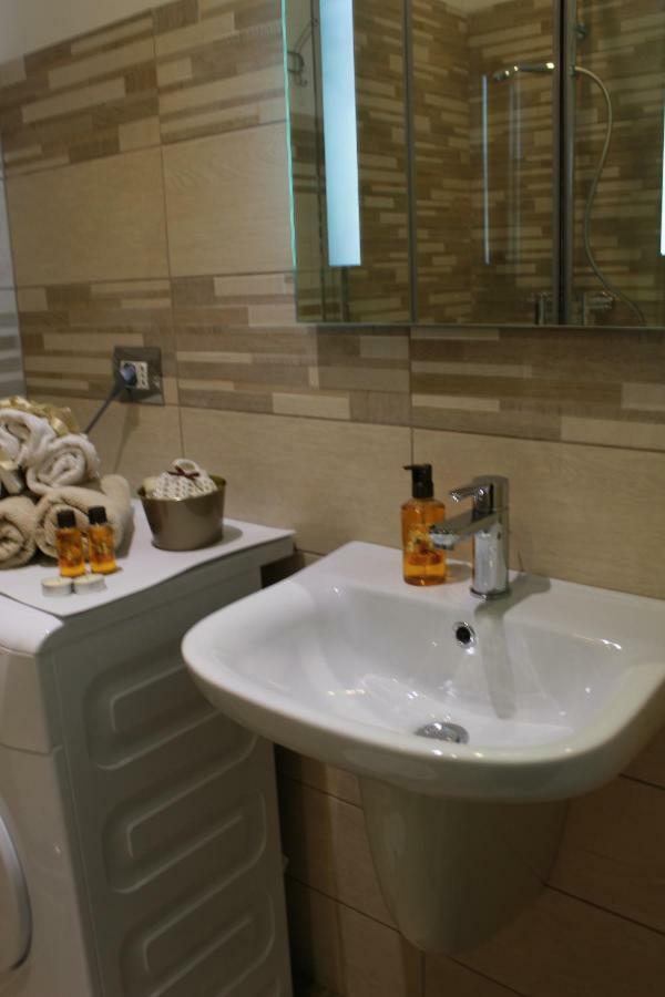 Le Dimore Di Magda Suite & Rooms โปลีญาโนอามาเร ภายนอก รูปภาพ